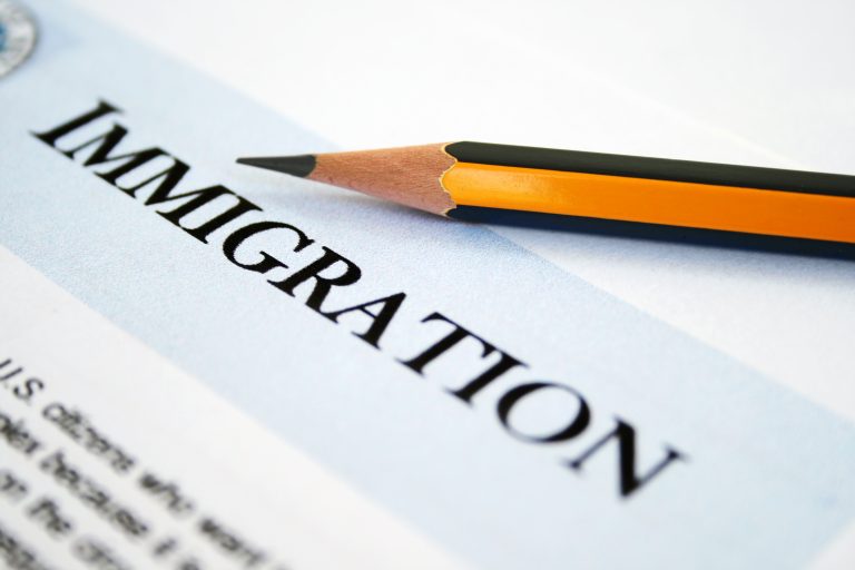 如何快速知道自己的移民申请结果？请使用Premium Processing服务